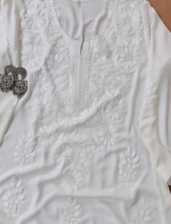 Hoor Hand Embroidered Chikankari kurta & Trouser