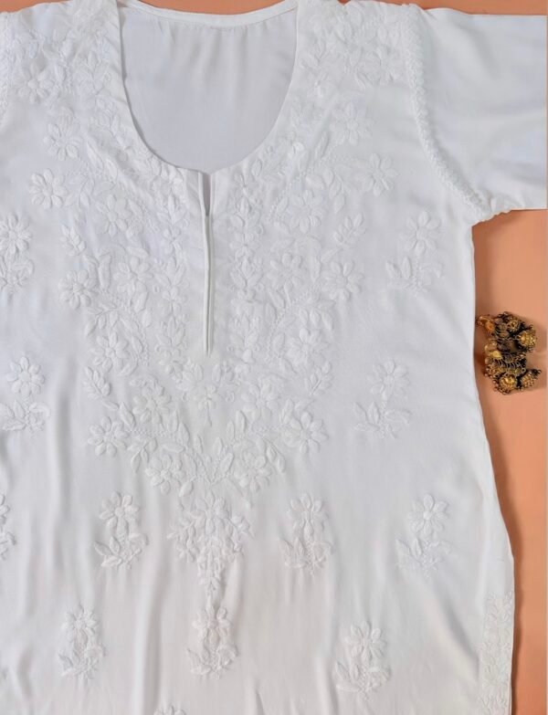 Maira Hand Embroidered Chikankari Kurta